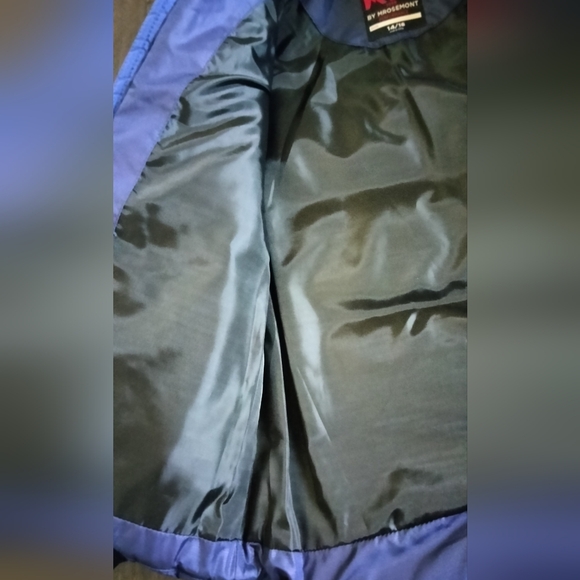 Puffer Jacket. NWT. - Picture 5 of 16